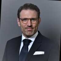 Prof. Dr. Markus Pflügl, LL. M.