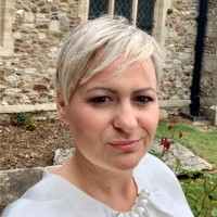 Louise Oliver, Cmgr Mcmi