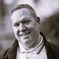 Warren Lowe