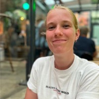 Claudia De Groot