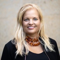 Annemarija Linaresa, MD, JD, EMBA, CPE, FACP, HMDC