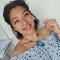 Hilary González