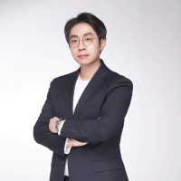Ray Sukjin Lee
