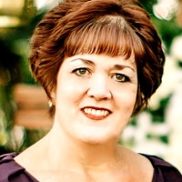 Irene Santos