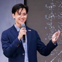 Simon Yang D.