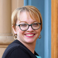Julie Evans, Msw