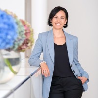 Yvonne Holzer