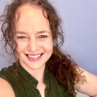 Caitlin R. Dilli