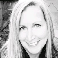 Andrea Ray