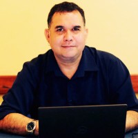 Luis Campos