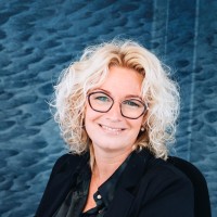 Corina Burgler - Dees