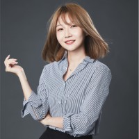 Lola Zhang