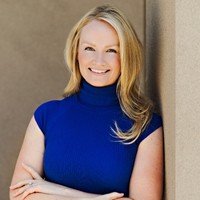 Emily Macrobbie, Chrl