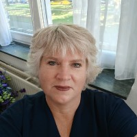 Esther Deurhof