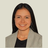 Paula Daniela T.