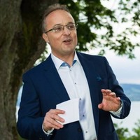 Dr. Marco Dick