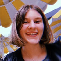Izabella Momi