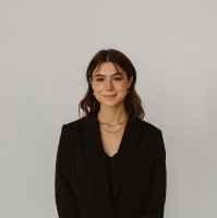 Anna English