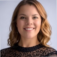 Lucianna Easton, Mba, Chaa
