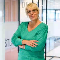 Karen Simon