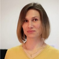 Monika Kmostincova