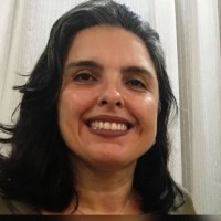Ariani Bortolace Santos