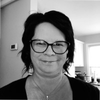 Kim R.