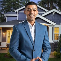 Realtor Luis Castillo