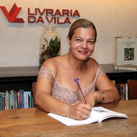 TRICIA HELENA MARTINS