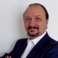 Anton Zakharov