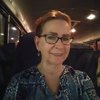 Lynda Squires