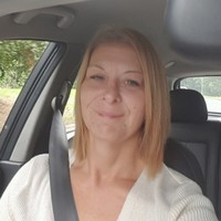 Gloria Mills
