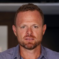 Elton Holland