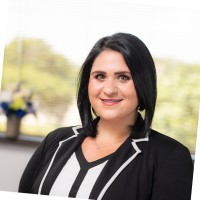 Ariana Ogin, Mba