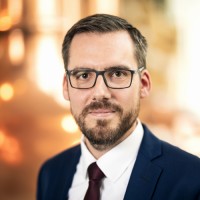 Dr. Stefan P. Giebel