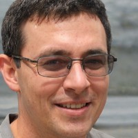Roberto medeiros