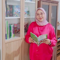 Indra Sari Wardhani