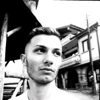 Robert Nikolov