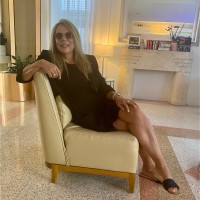 Vicki Rabenou MD