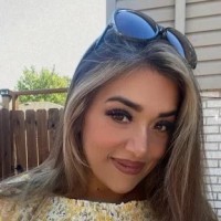 Adriana Flores