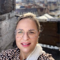 Lore Van Den Bergh