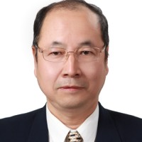李成伟