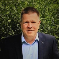 Mika Naaralainen
