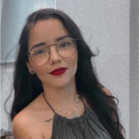 Tainá Menezes
