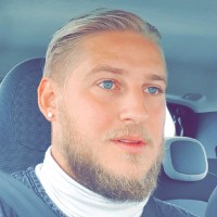 Simon Niclas L.