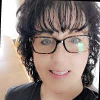 Tracey Gluvna