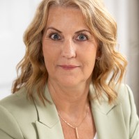 Jo Cairns