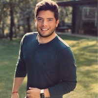 Ernesto R.