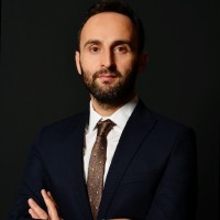 Şeref Taş