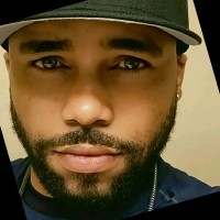 Cedric Holmes